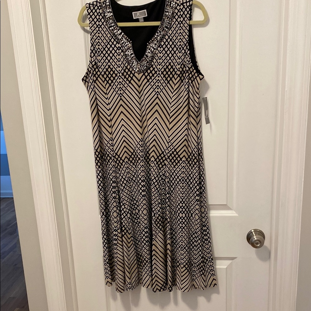 JM CollectionBlack and White Geometric Dress size Large